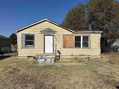 621 SW 26th St, Lawton, OK 73505