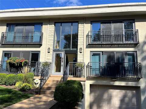 610 Forest Court, Saint Louis, MO 63105