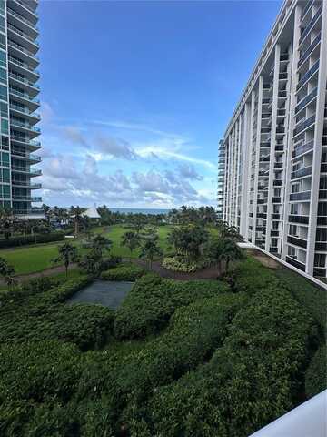 10275 Collins Ave, Bal Harbour, FL 33154