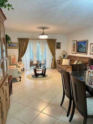 5 Abbey Ln, Delray Beach, FL 33446