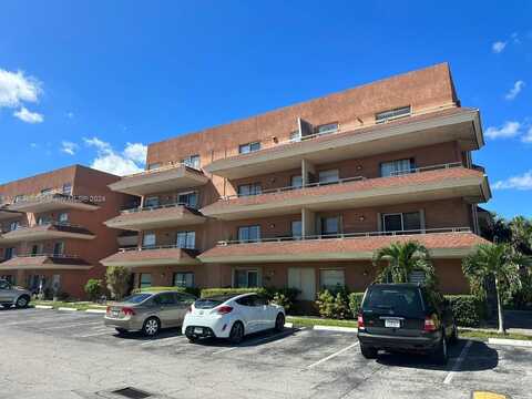 17530 NW 68th Ave, Hialeah, FL 33015