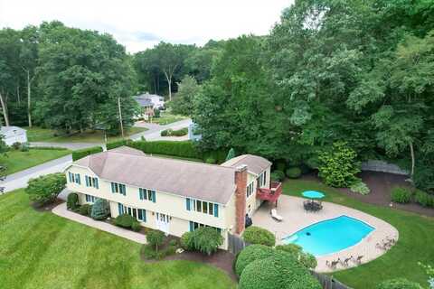 32 Meadowbrook Lane, Holliston, MA 01746