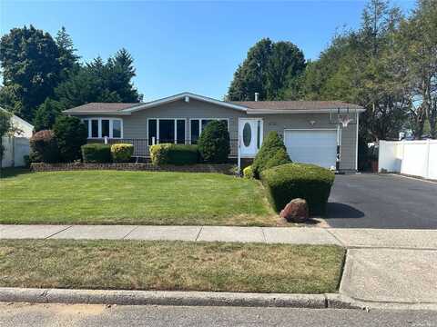 33 Hayrick Lane, Commack, NY 11725