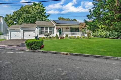 10 Margaret Avenue, Nesconset, NY 11767