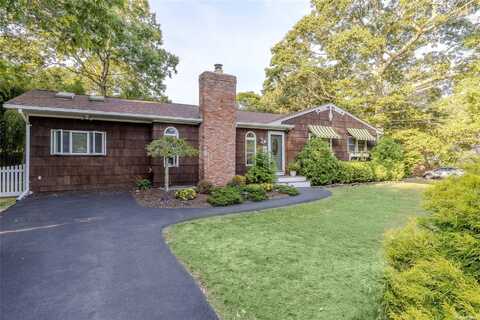 7 Twin Pine Lane, Center Moriches, NY 11934