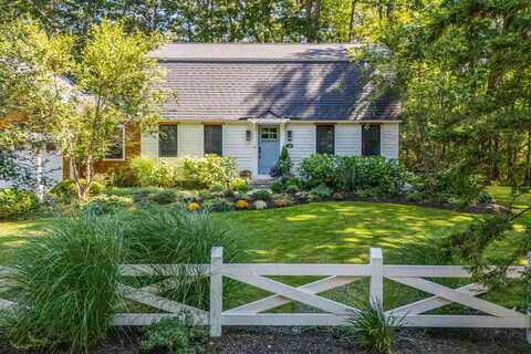 40 Drinkwater Point Road, Yarmouth, ME 04096