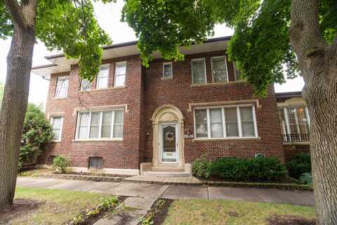 2638 W Albion Avenue, Chicago, IL 60645