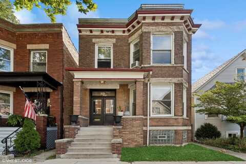 3655 N Hermitage Avenue, Chicago, IL 60613