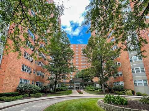 4980 N MARINE Drive, Chicago, IL 60640