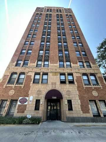 7300 S South Shore Drive, Chicago, IL 60649