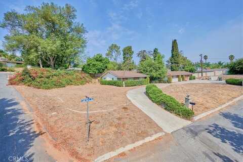 3209 Lakeknoll Drive, Fullerton, CA 92835