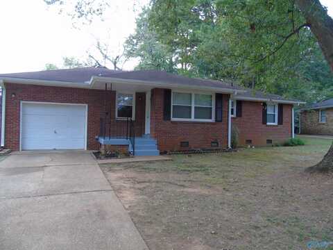 704 Graycroft Drive SE, Huntsville, AL 35802