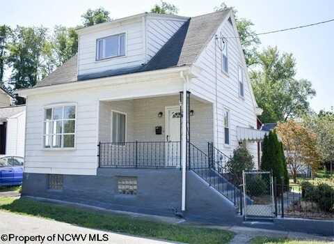 15 Trump Avenue, Uniontown, PA 15401