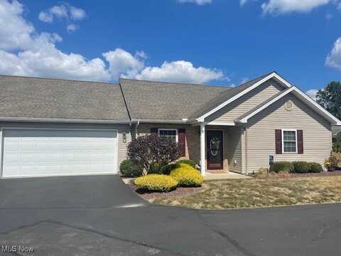 170 Sandy Court, New Middletown, OH 44442