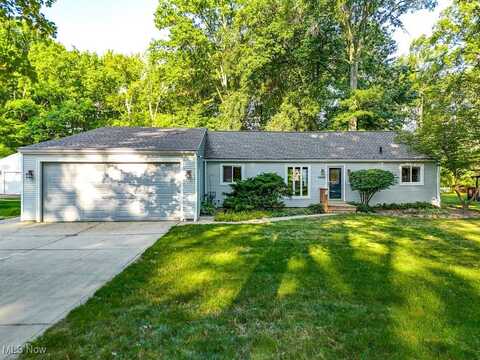 4456 Lansing Drive, North Olmsted, OH 44070