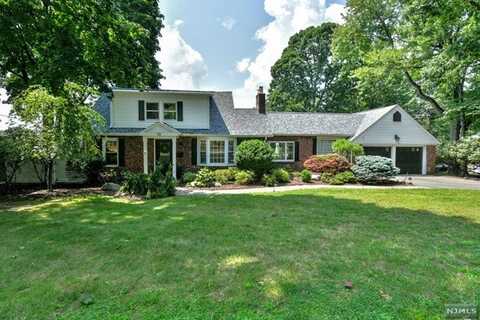 28 Magnolia Avenue, Montvale, NJ 07645