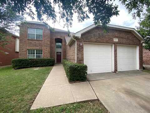 8428 Silverbell Lane, Fort Worth, TX 76140