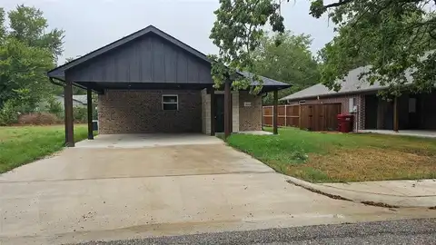 816 W 11th Street, Bonham, TX 75418