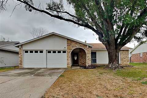 5502 Heathercrest Drive, Arlington, TX 76018