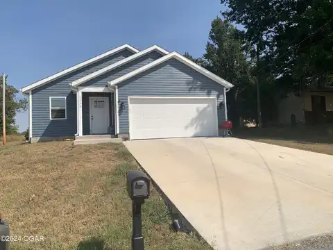 1330 Glenwood Place, Carthage, MO 64836