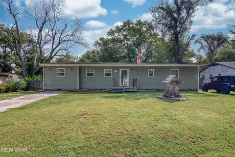 239 White Avenue, Neosho, MO 64850