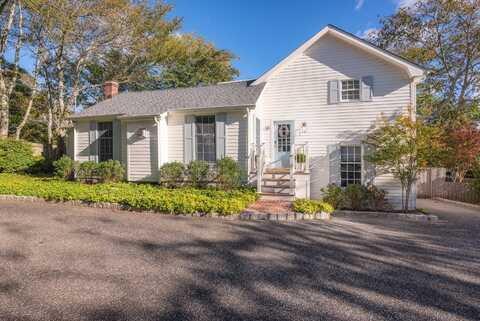 18 Oakview Highway, East Hampton, NY 11937