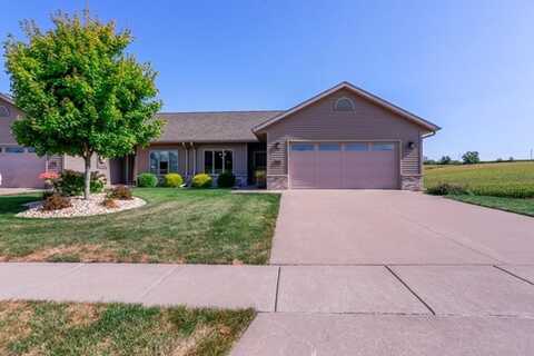 333 Valley View, LENA, IL 61048