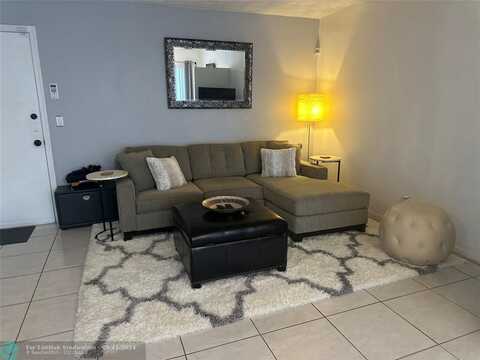 4046 NW 19th St, Lauderhill, FL 33313