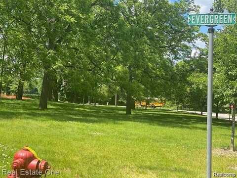 5716 EVERGREEN Avenue, Orchard Lake, MI 48324