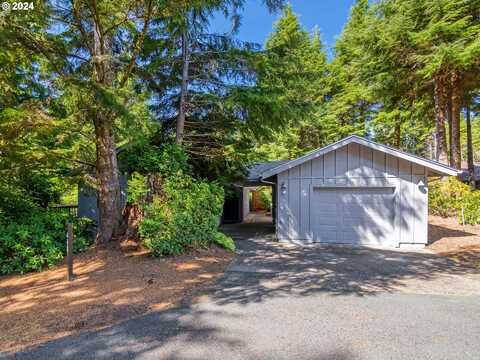 460 SALISHAN HILLS DR, Gleneden Beach, OR 97388