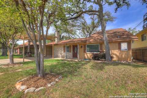 1075 DRIFTWIND DR, Canyon Lake, TX 78133