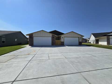 1104-1106 W Trek Cir, Goddard, KS 67052