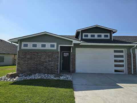 1110 W Trek Cir, Goddard, KS 67052