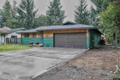 8221 Poplar Avenue, Juneau, AK 99801