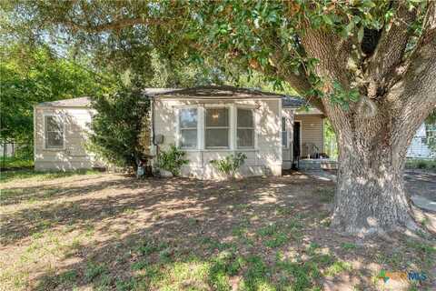 1113 N Hamilton Street, Gonzales, TX 78629