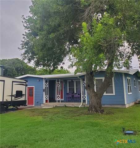 802 W Washington Avenue, Seadrift, TX 77983