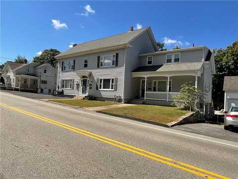 27 Pilgrim Avenue, Coventry, RI 02816