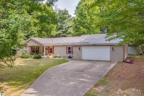 1232 Bluetick Lane, Saint Helen, MI 48656