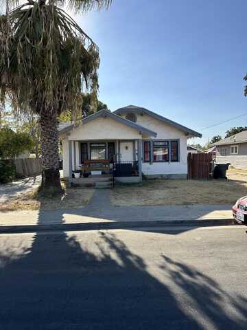 1228 N Brown Street, Hanford, CA 93230