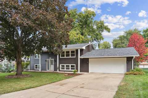 3026 San Salvador Drive, Waterloo, IA 50702