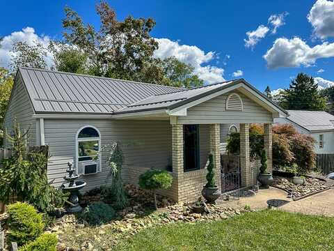 164 Valley Rd, Chartiers, PA 15317