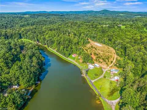 Lakeshore, MOUNT AIRY, NC 27030