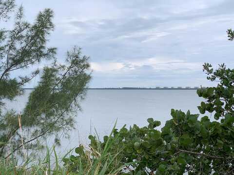 S Indian River S Drive E, Fort Pierce, FL 34950