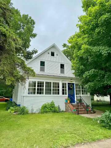 Holmes, DETROIT LAKES, MN 56501