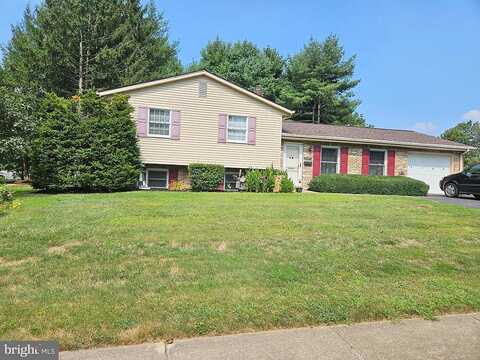 Marie, EPHRATA, PA 17522