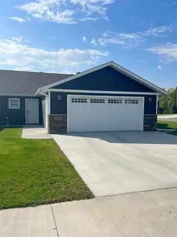 Village, DETROIT LAKES, MN 56501