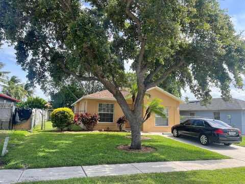 28Th, RIVIERA BEACH, FL 33404