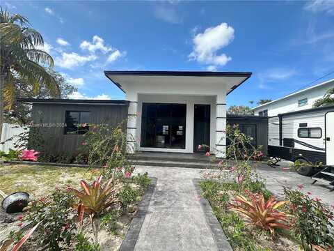 12Th, DANIA, FL 33004