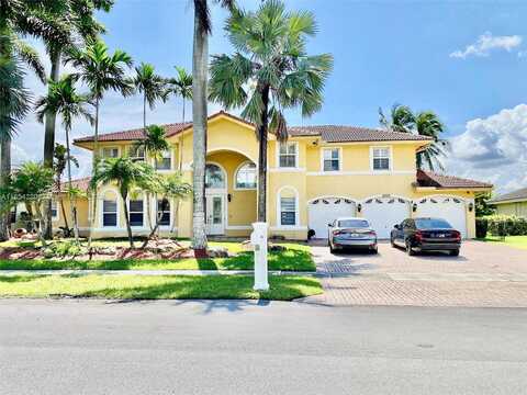 7Th, PEMBROKE PINES, FL 33029