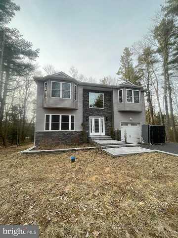 Mccauley, POCONO PINES, PA 18350